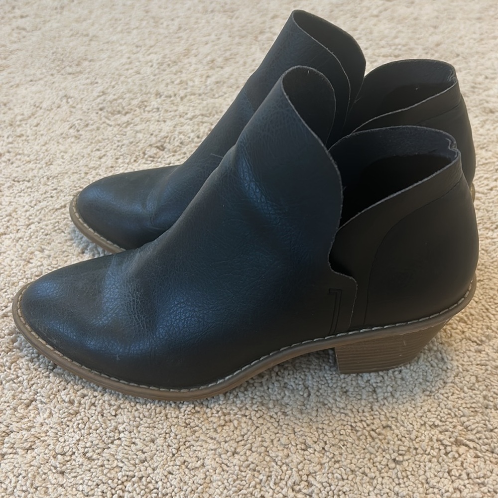 Black booties - Picture 3 of 6